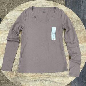 New: M Women's Mauve Scoop Neck Tee